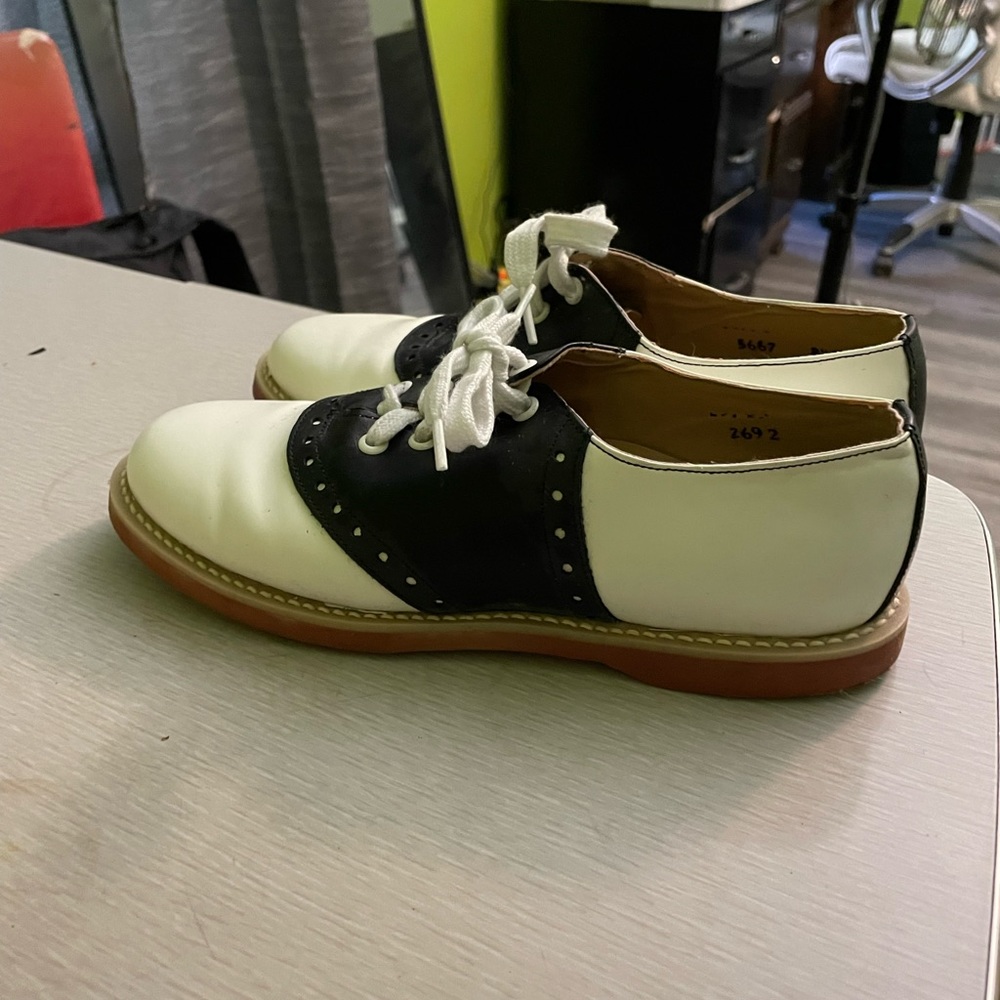 Saddle oxfords